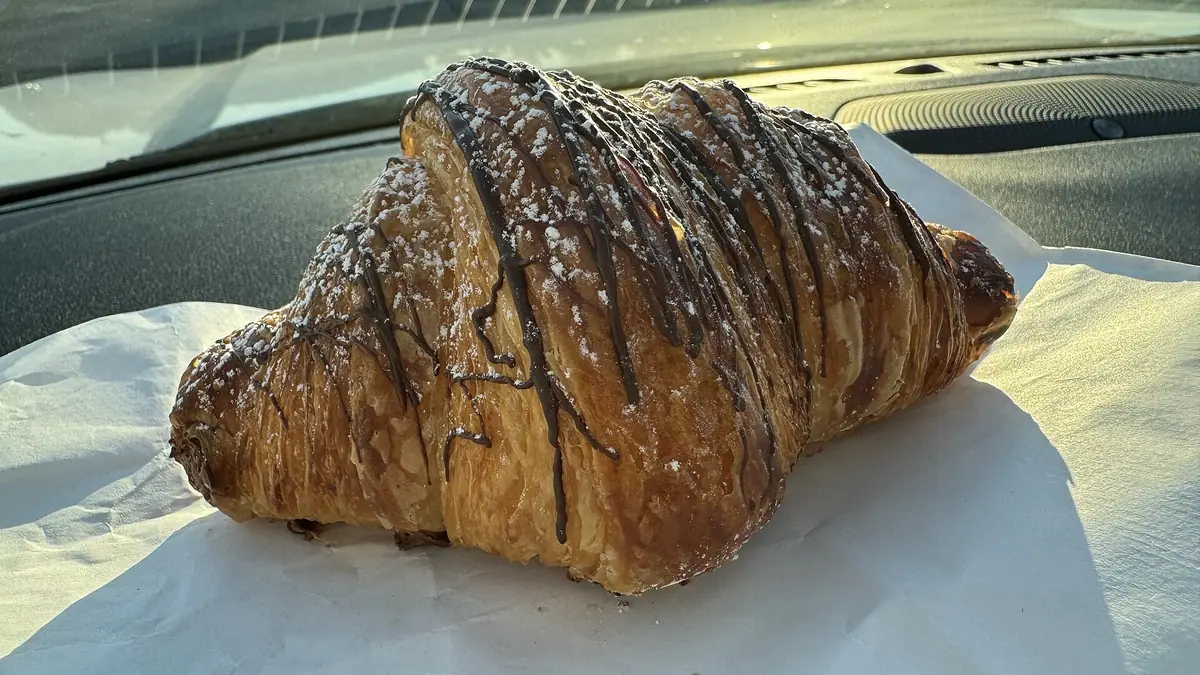 Violets – patisserie in Saxmundham town centre